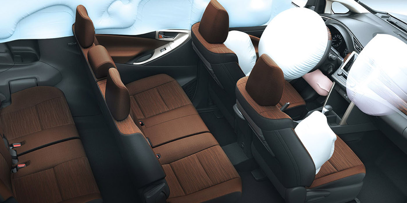 Toyota Innova Interior I Rent-A-Car Palawan